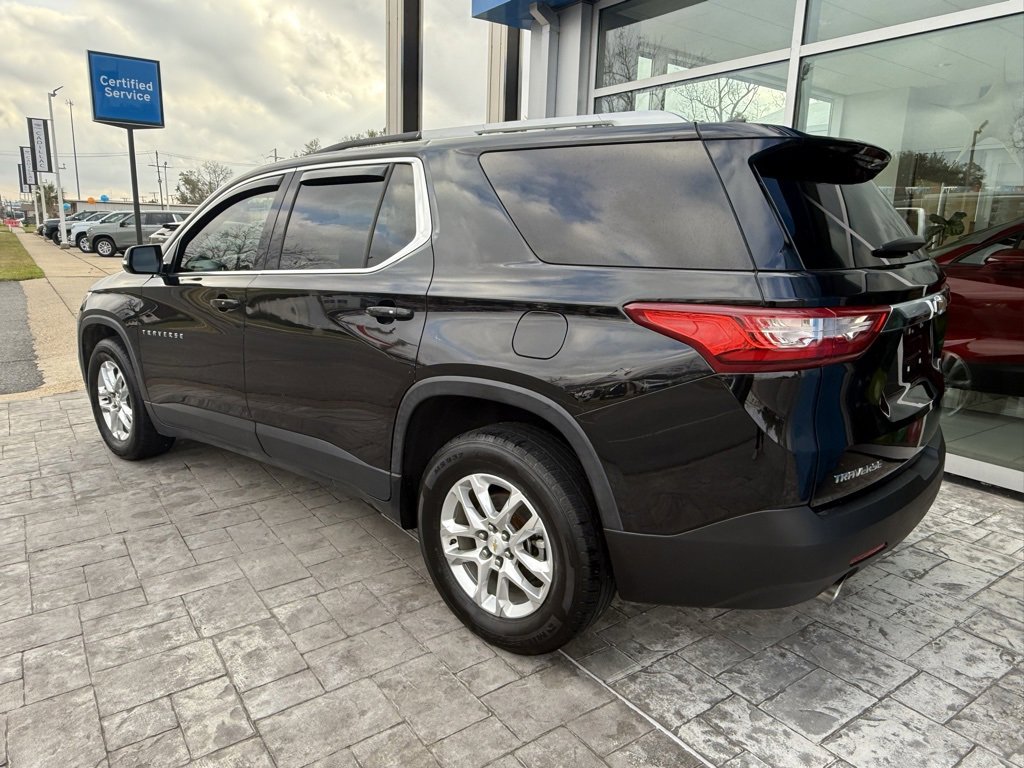 Certified 2018 Chevrolet Traverse LT image 2