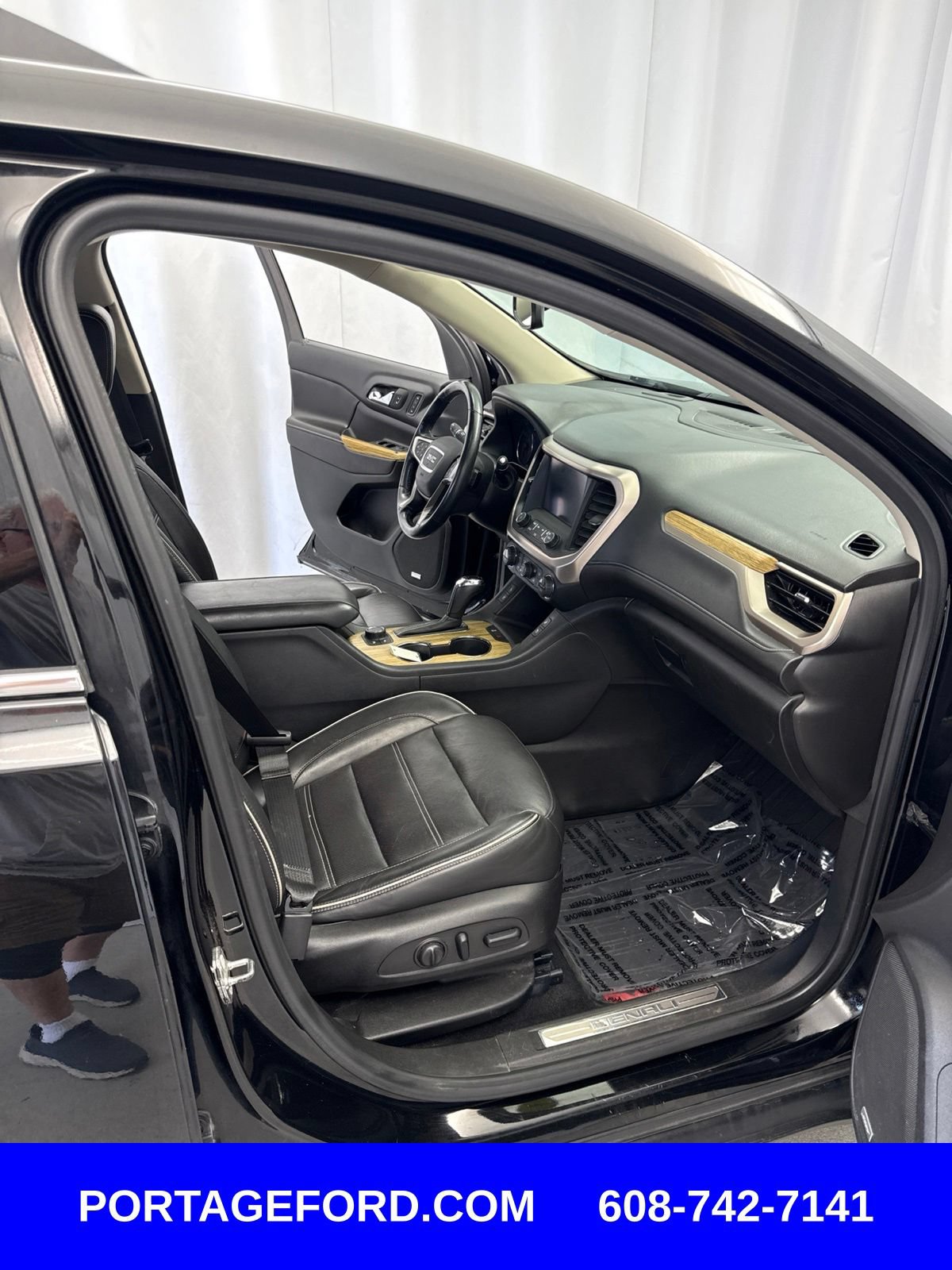 Used 2018 GMC Acadia Denali w/ Technology Package AWD/4WD image 28