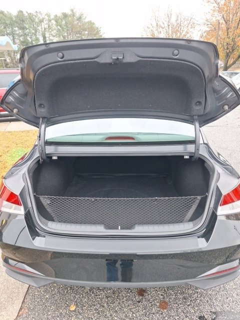 Used 2023 Hyundai Elantra SEL w/ Convenience Package image 8