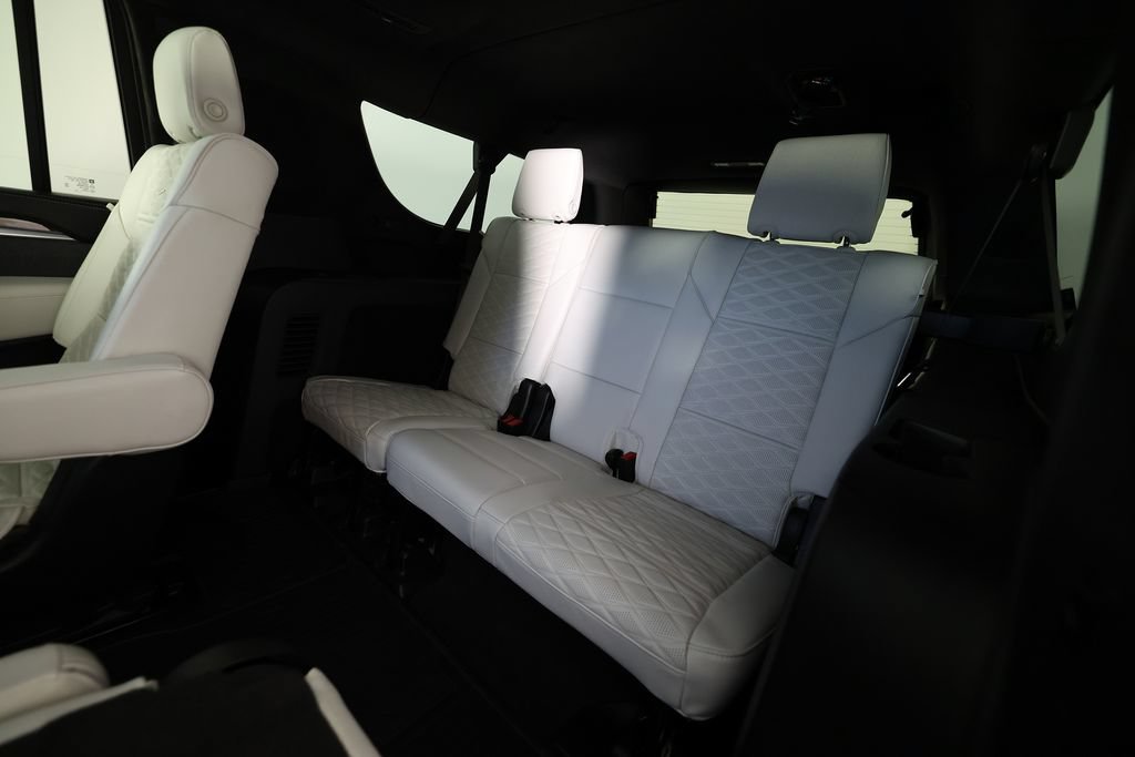 Used 2026 Cadillac Escalade ESV Platinum Sport w/ LPO, ONYX Package AWD/4WD image 15