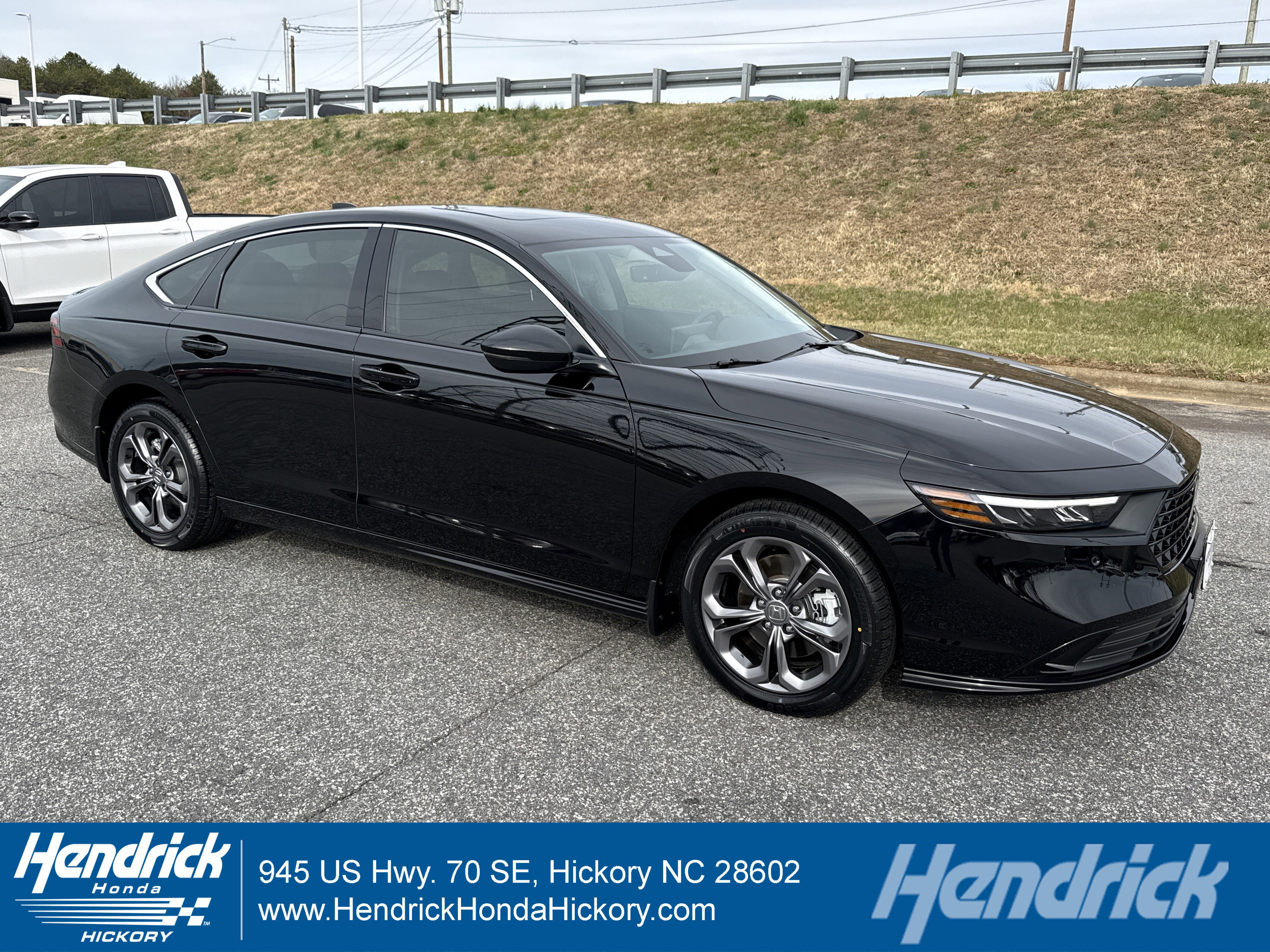 Used 2024 Honda Accord EX-L image 1