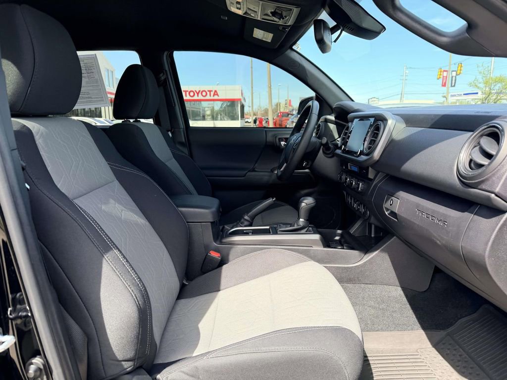 Used 2023 Toyota Tacoma TRD Off-Road w/ Advanced Technology Package image 13