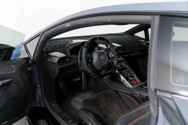 Used 2018 Lamborghini Huracan Performante image 15