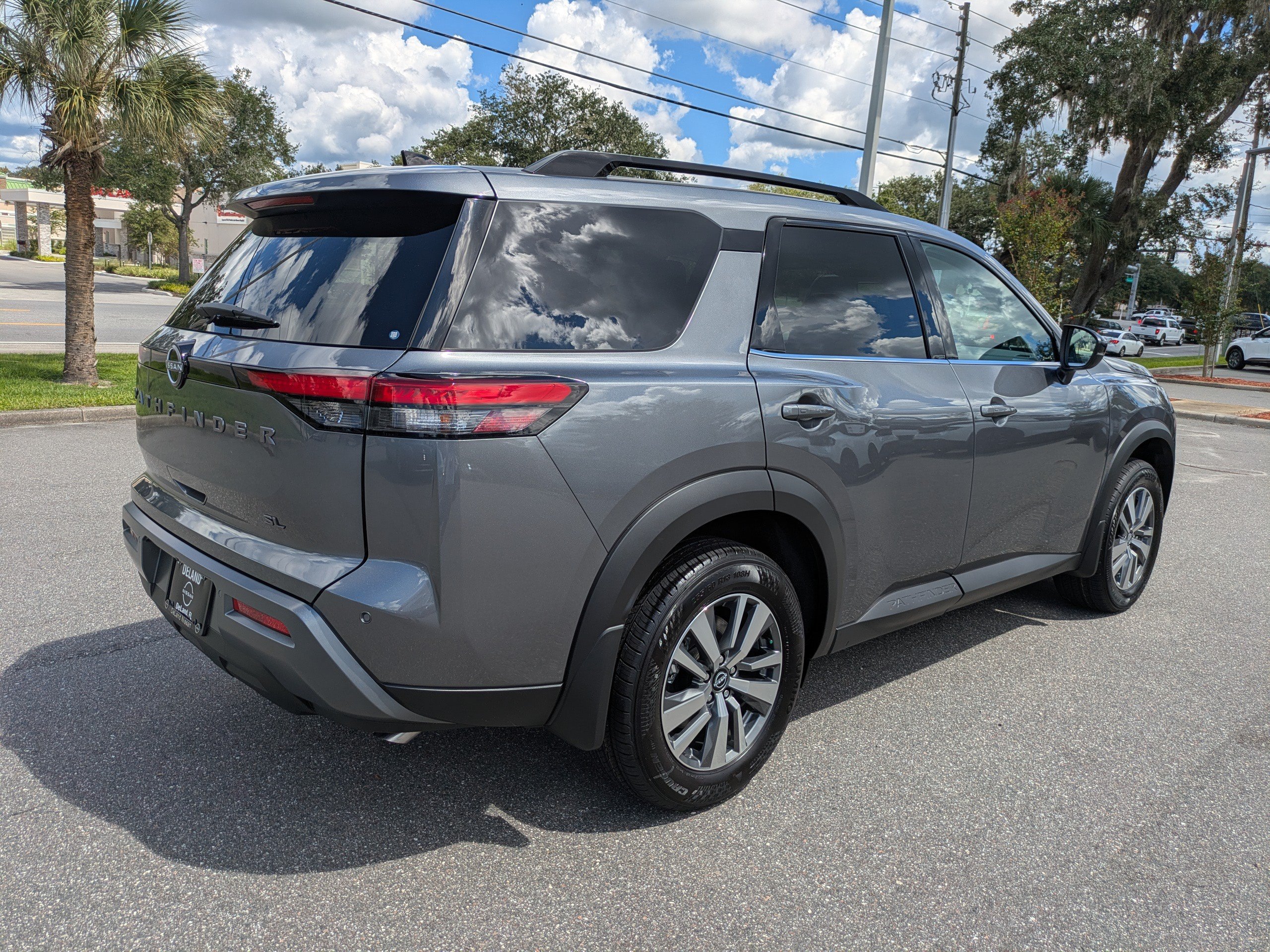 New 2026 Nissan Pathfinder SL FWD image 4