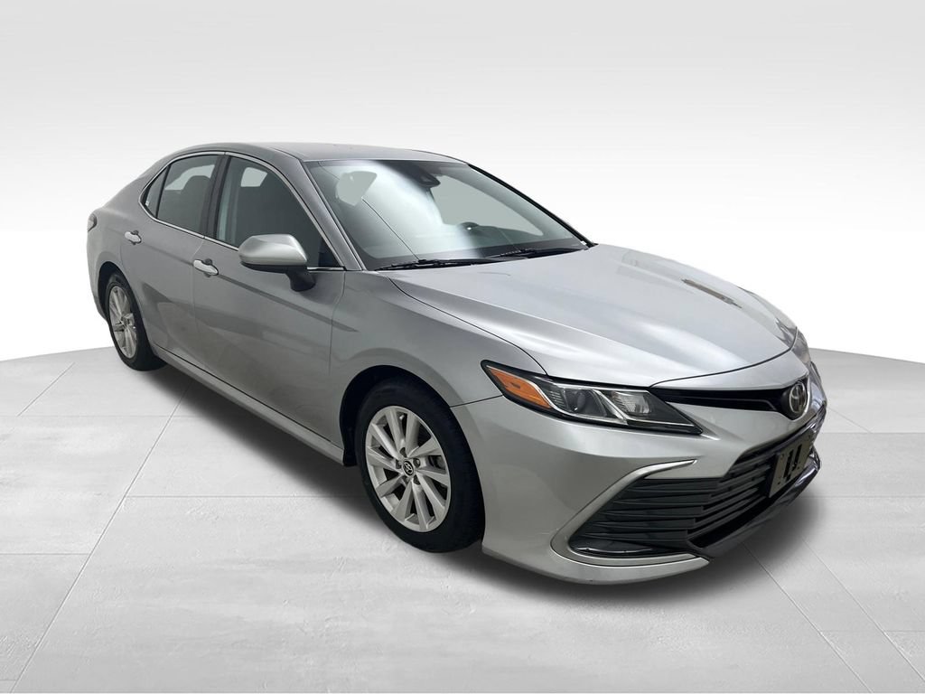 Used 2022 Toyota Camry LE FWD image 7