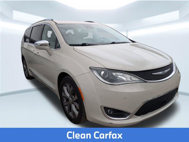 Used 2019 Chrysler Pacifica Limited w/ Tire & Wheel Group FWD image 4