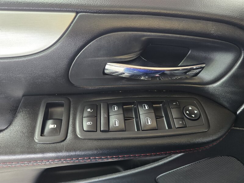 Used 2019 Dodge Grand Caravan GT FWD image 19
