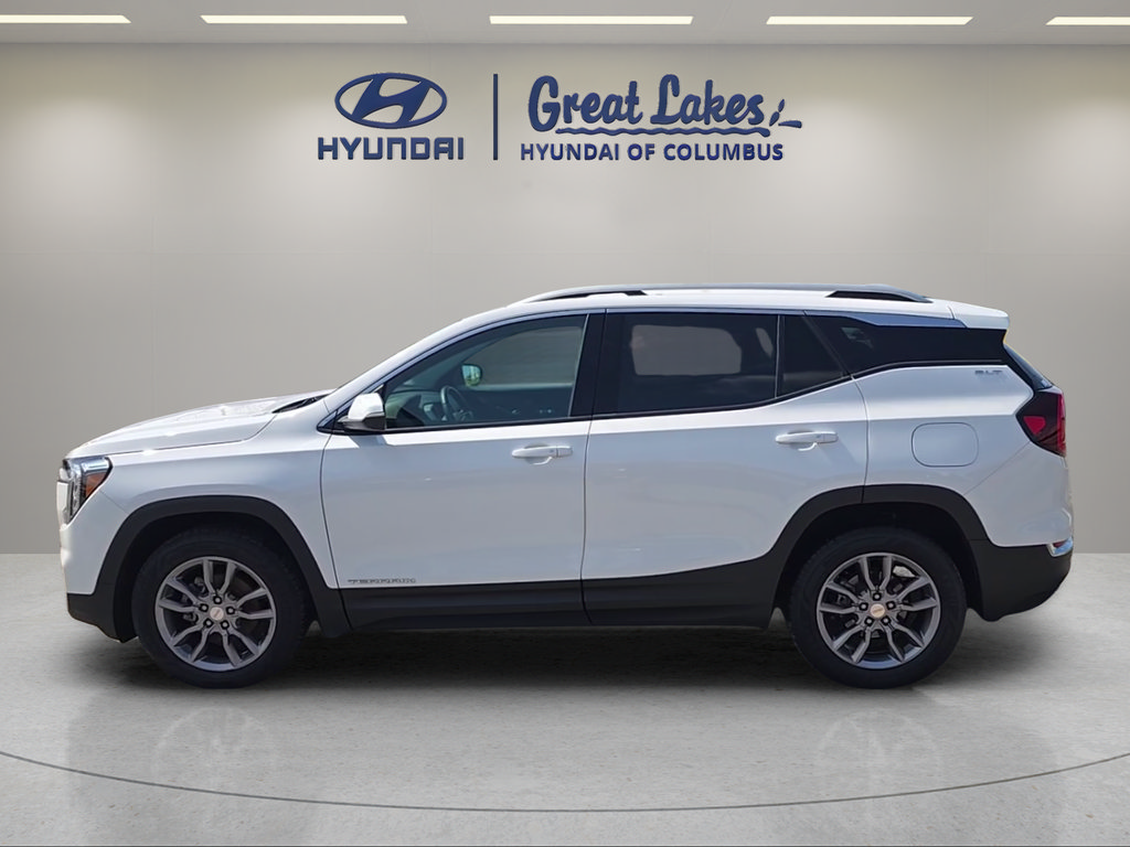 Used 2023 GMC Terrain SLT AWD/4WD image 2