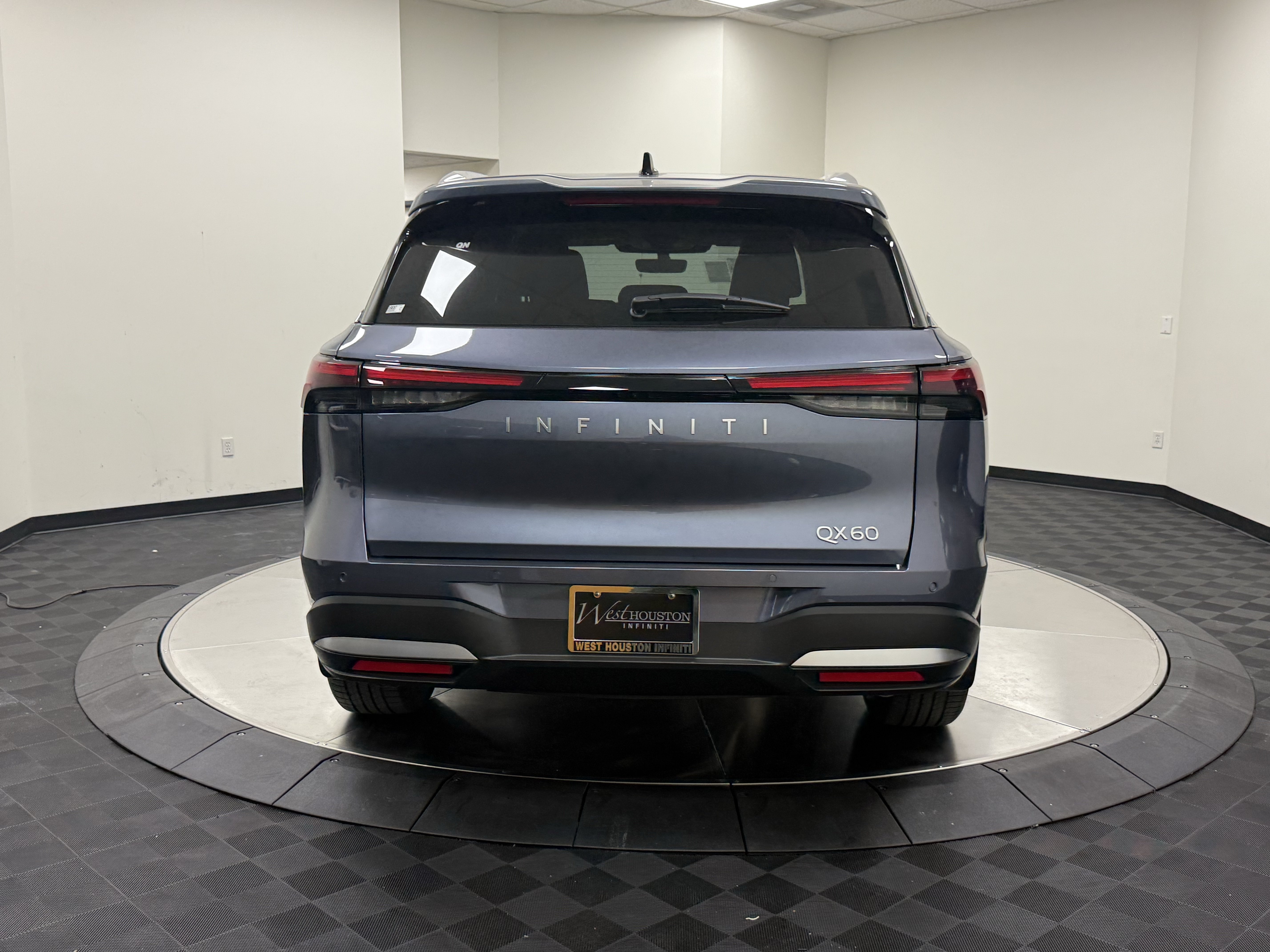 Certified 2027 INFINITI QX60 Luxe w/ Cargo Package FWD image 6