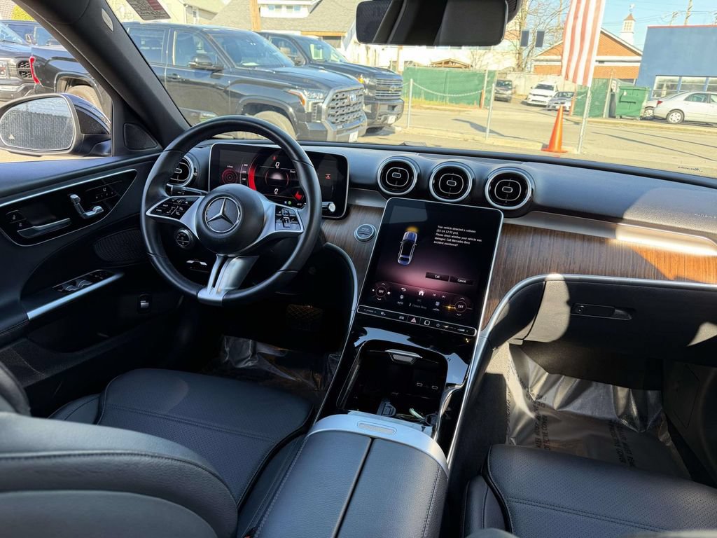 Used 2025 Mercedes-Benz C 300 4MATIC Sedan image 19