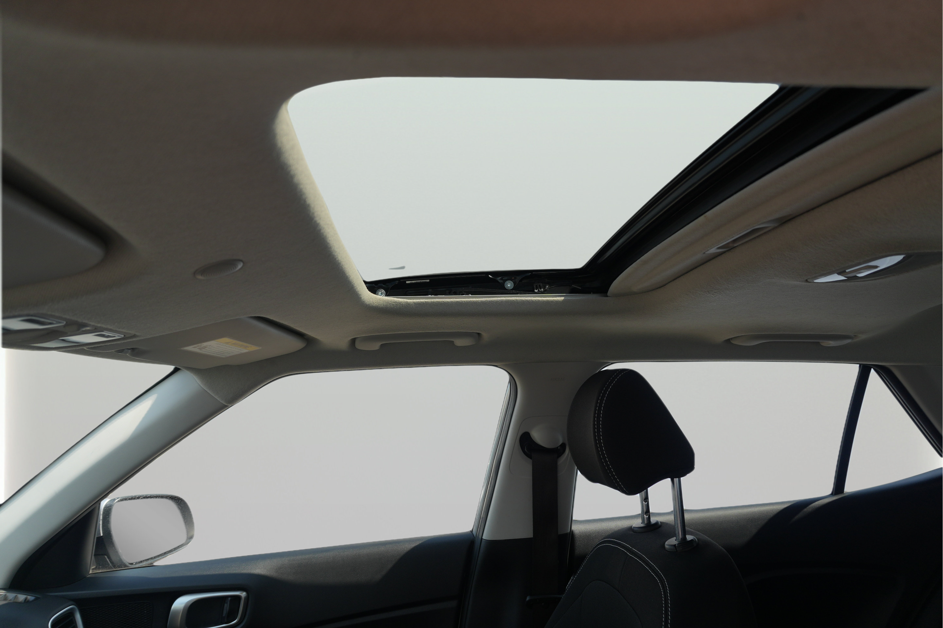 Used 2025 Hyundai Venue SEL FWD image 23