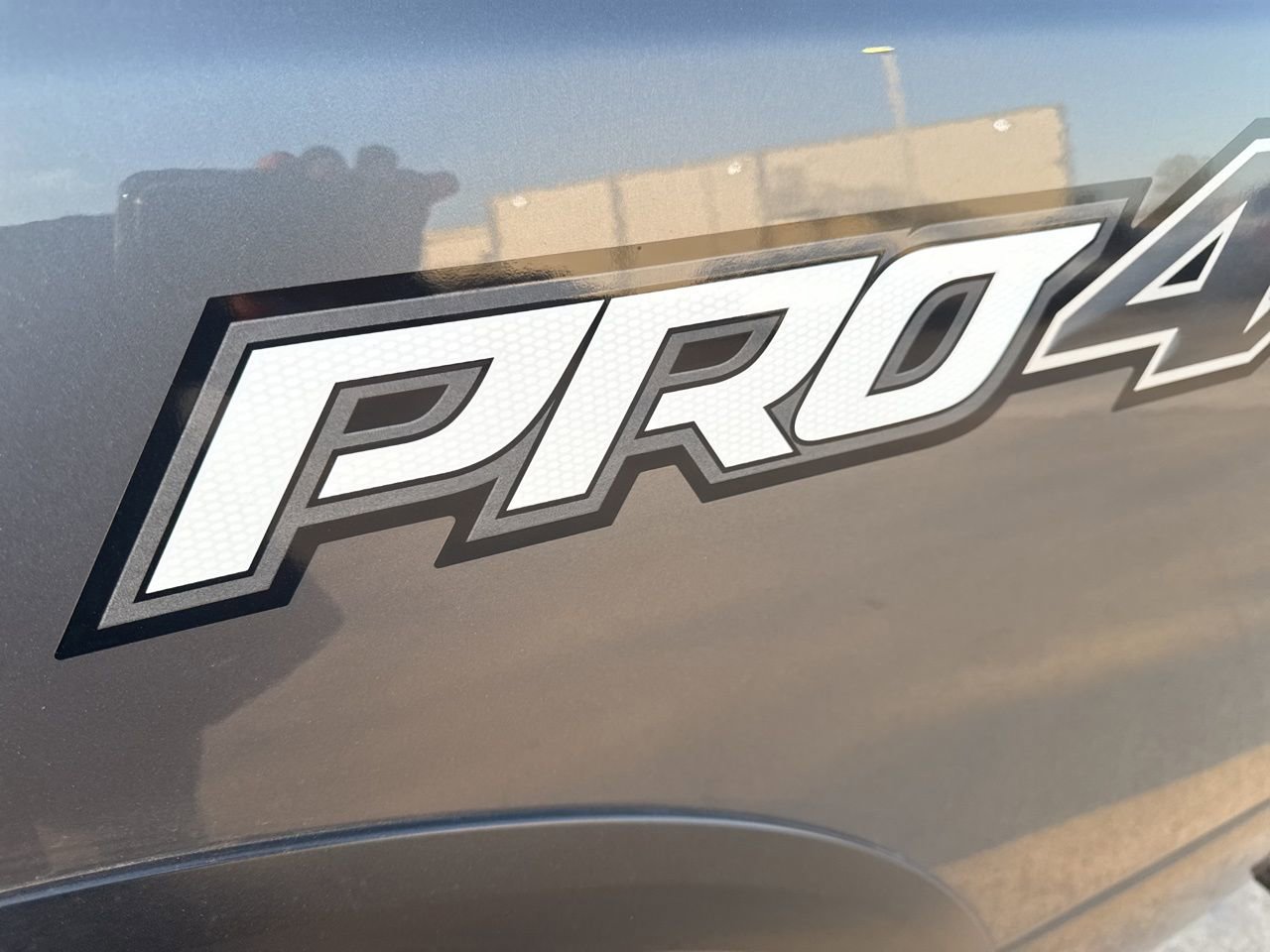 Used 2022 Nissan Titan PRO-4X w/ Pro-4x Convenience Package image 6