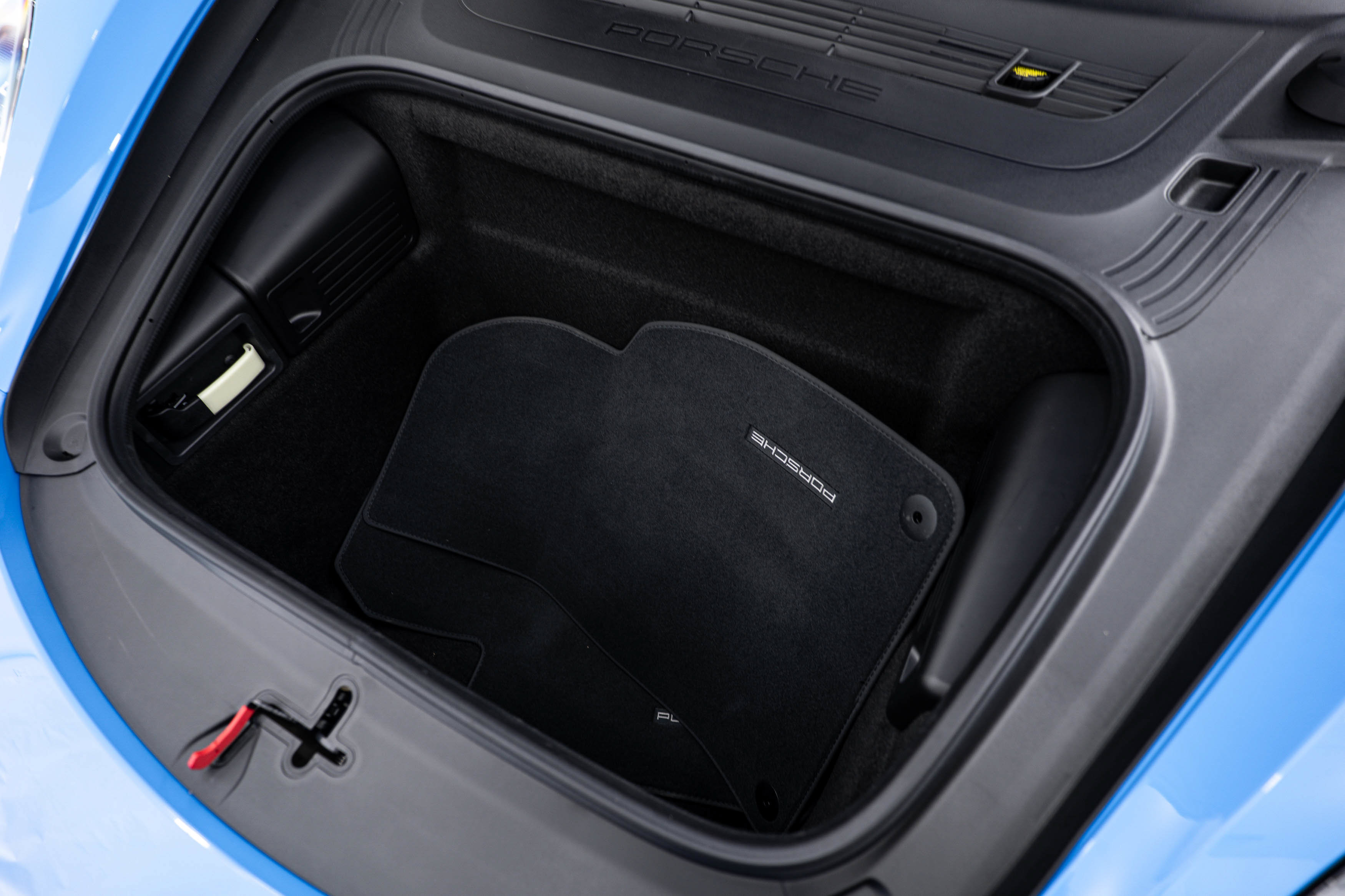 Certified 2025 Porsche 718 Cayman S RWD image 25