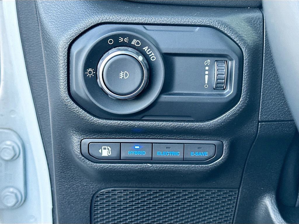 Used 2023 Jeep Wrangler Unlimited Sahara w/ Cold Weather Group image 10