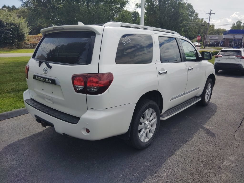 Used 2020 Toyota Sequoia Platinum AWD/4WD image 3