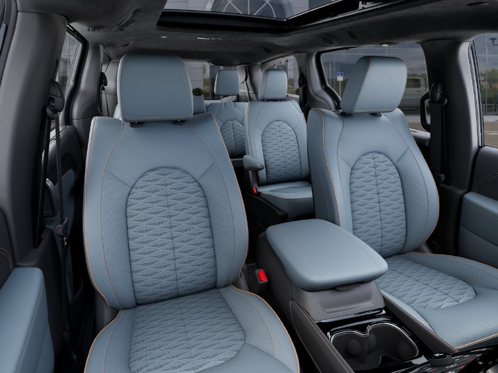 New 2027 Chrysler Pacifica Pinnacle w/ Theater Group FWD image 17