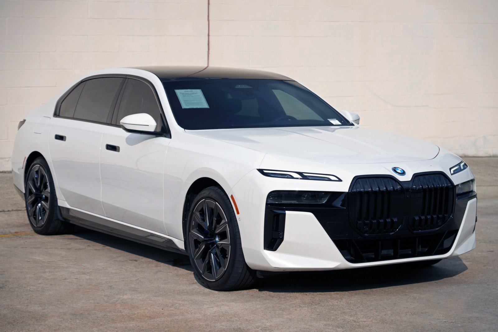 Used 2024 BMW i7 xDrive60 w/ Premium Package AWD/4WD image 62