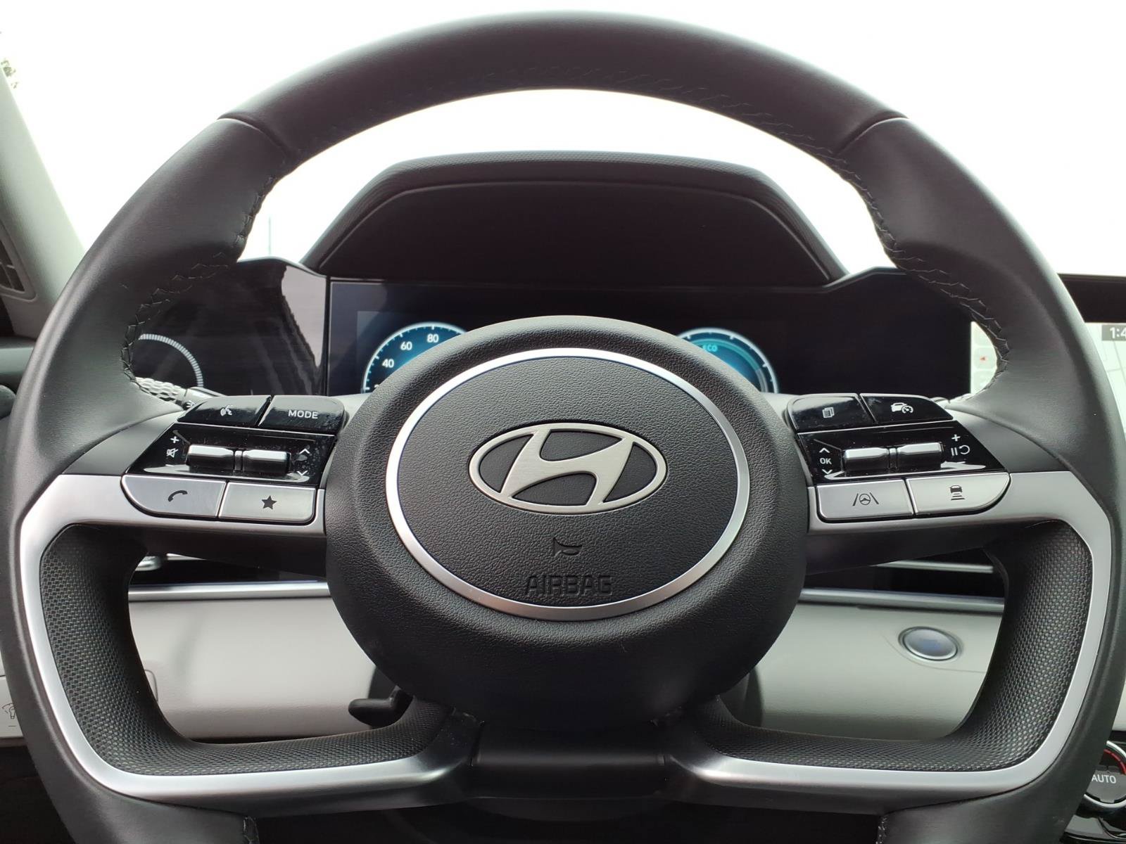 New 2025 Hyundai Elantra Limited FWD image 20