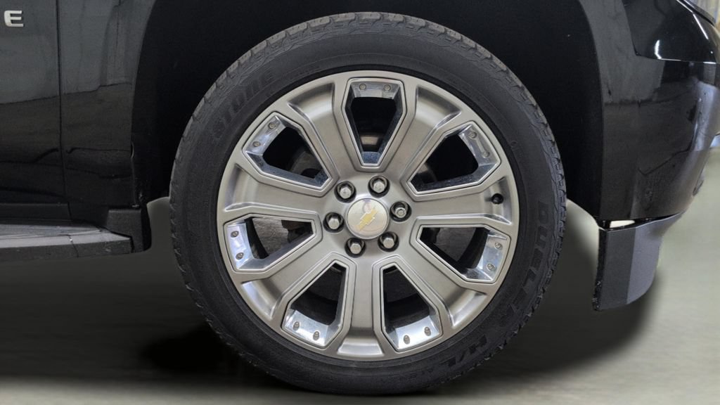 Used 2019 Chevrolet Tahoe LT w/ Luxury Package AWD/4WD image 32