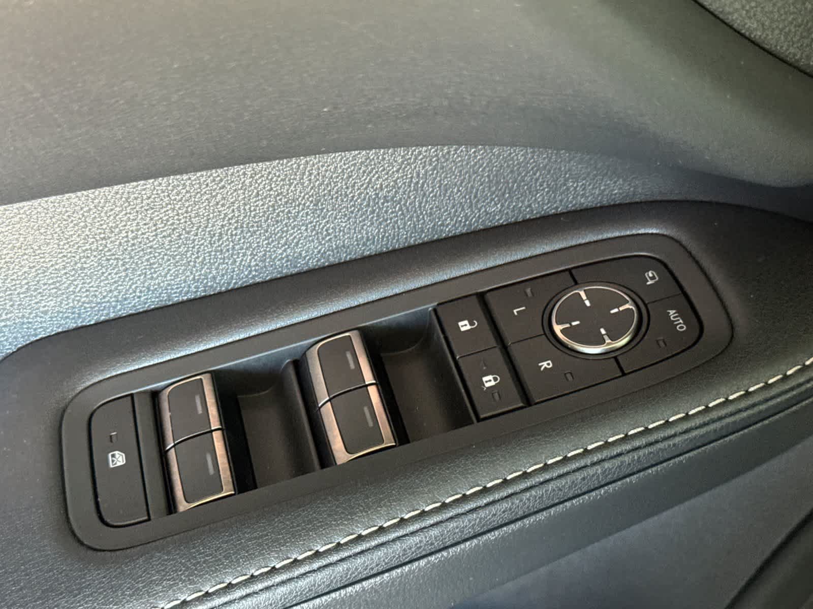Certified 2025 Lexus RX 450h AWD w/ Convenience Package image 13