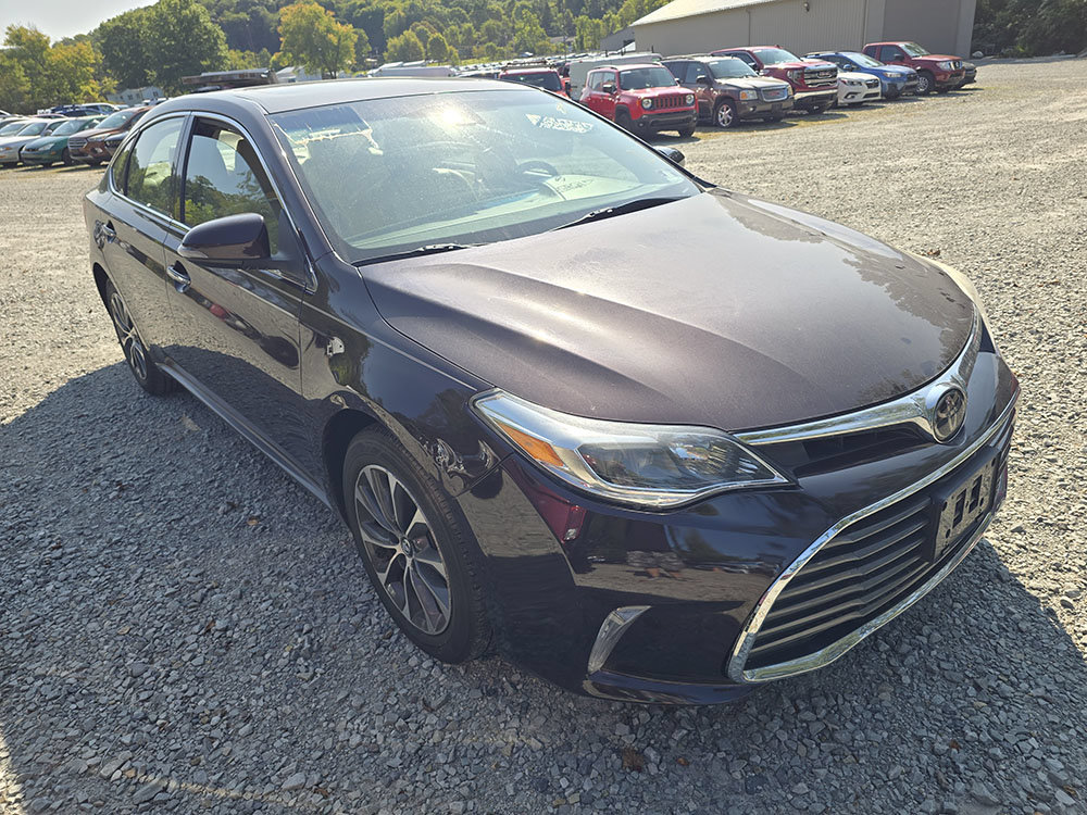 Used 2017 Toyota Avalon XLE Premium w/ Carpet Mat Package FWD image 4