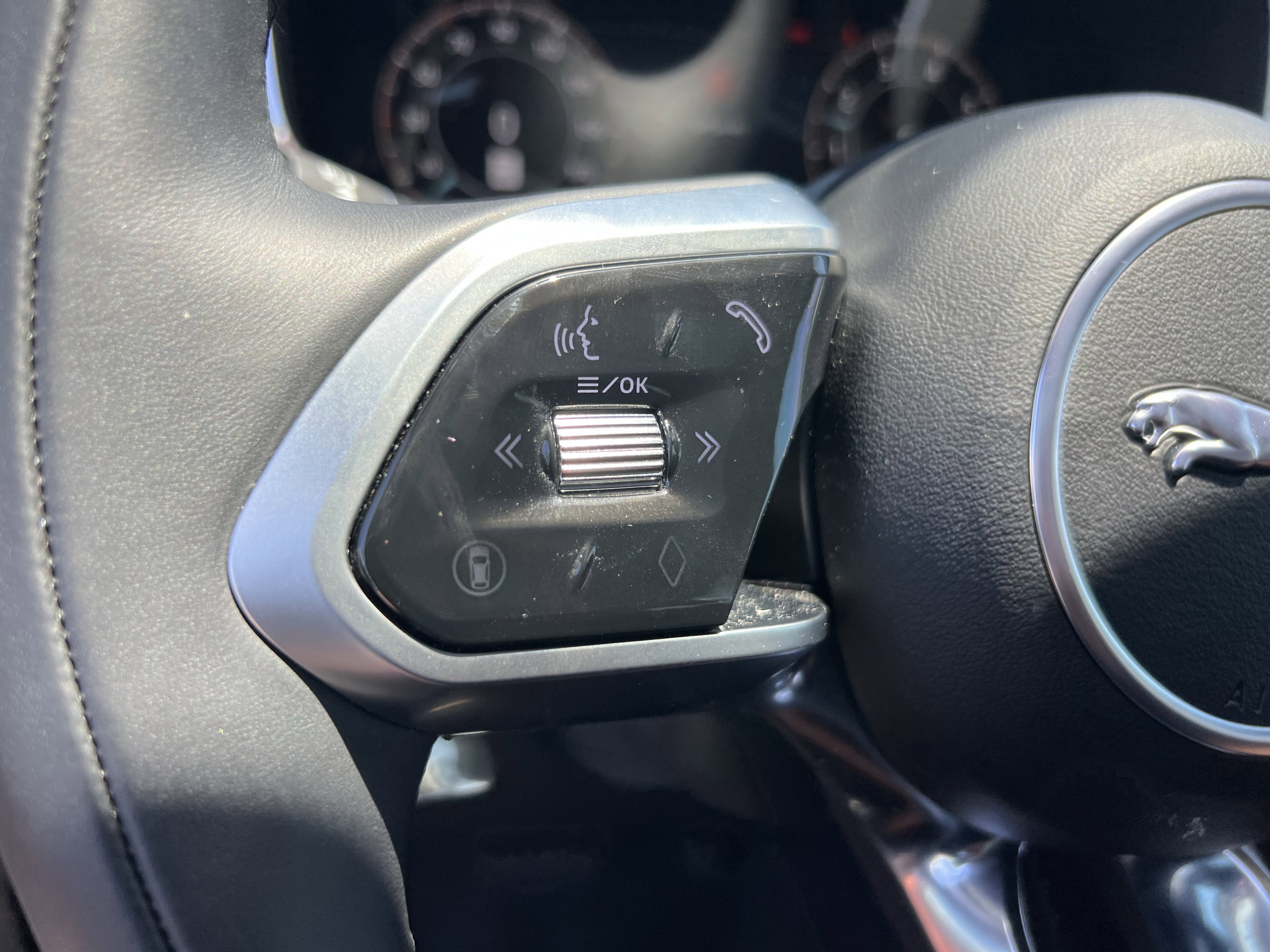 Used 2026 Jaguar F-PACE R-Dynamic S AWD/4WD image 21