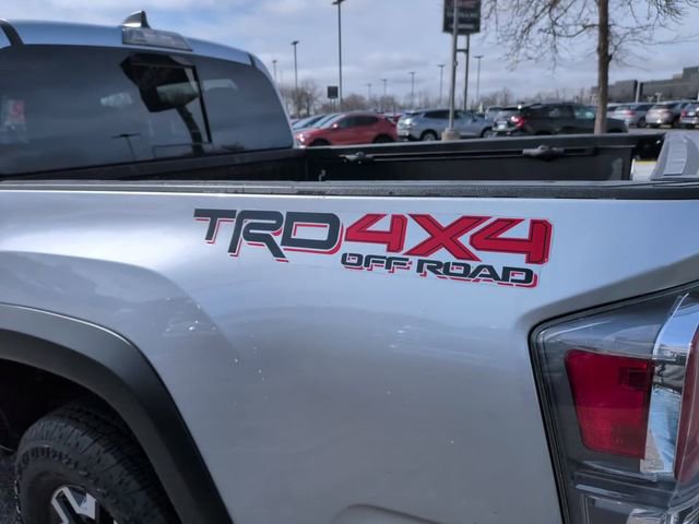 Used 2022 Toyota Tacoma TRD Off-Road w/ TRD Premium Off Road Package image 11
