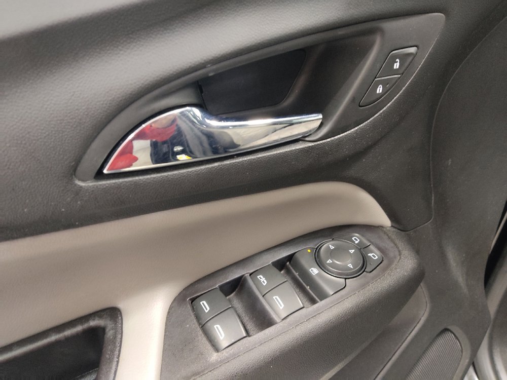 Used 2021 Chevrolet Equinox LS w/ LS Convenience Package image 27