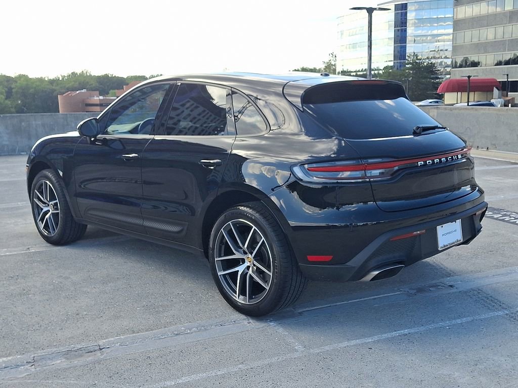 Certified 2025 Porsche Macan image 10