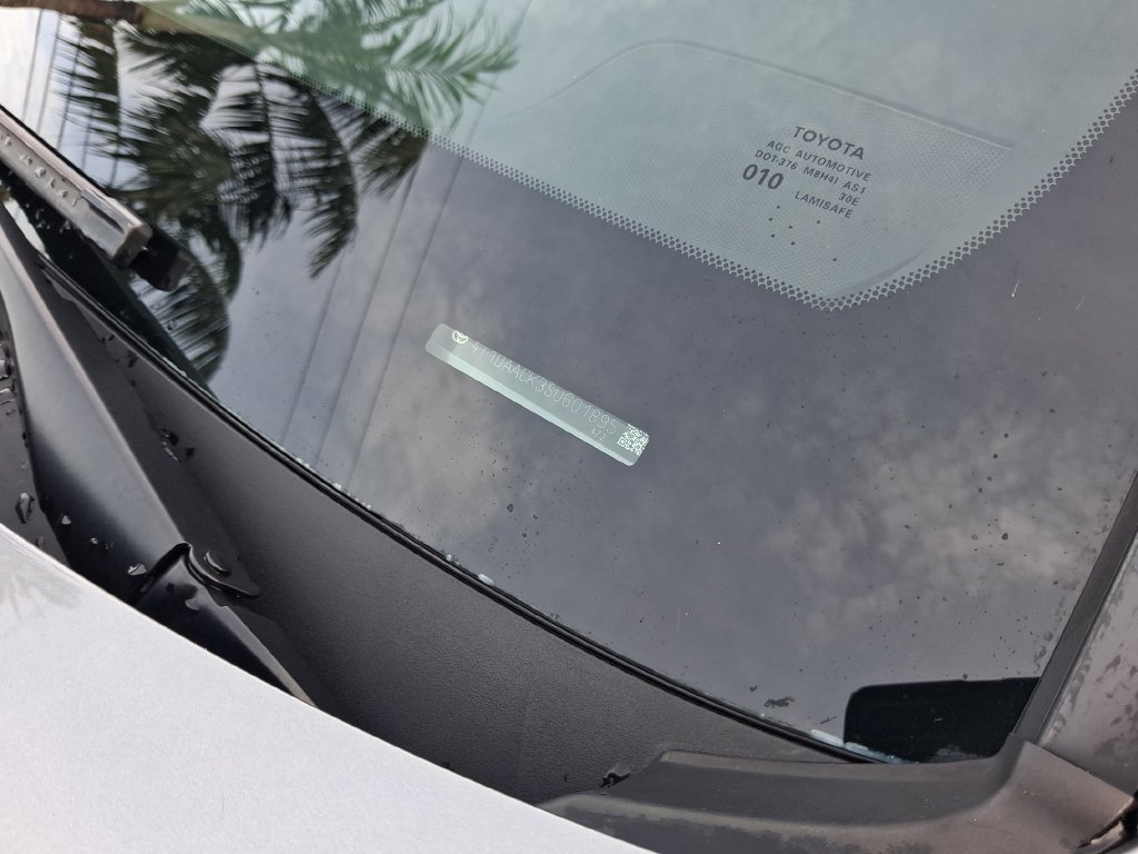 Used 2025 Toyota Camry SE FWD image 26