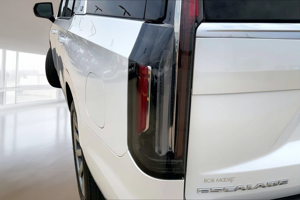 Used 2023 Cadillac Escalade Premium Luxury Platinum AWD/4WD image 28