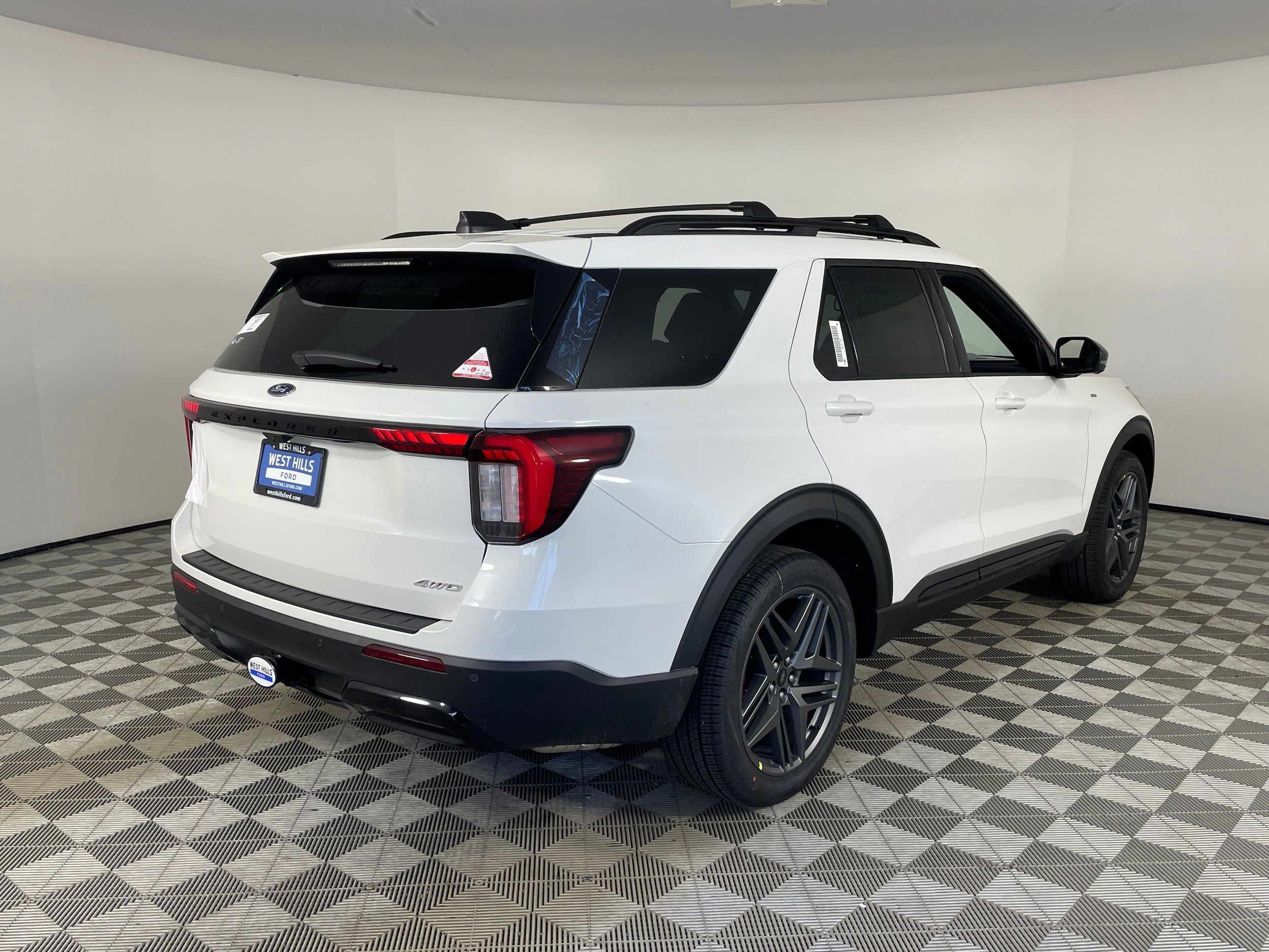 New 2026 Ford Explorer ST-Line w/ ST-Line Street Pack image 6