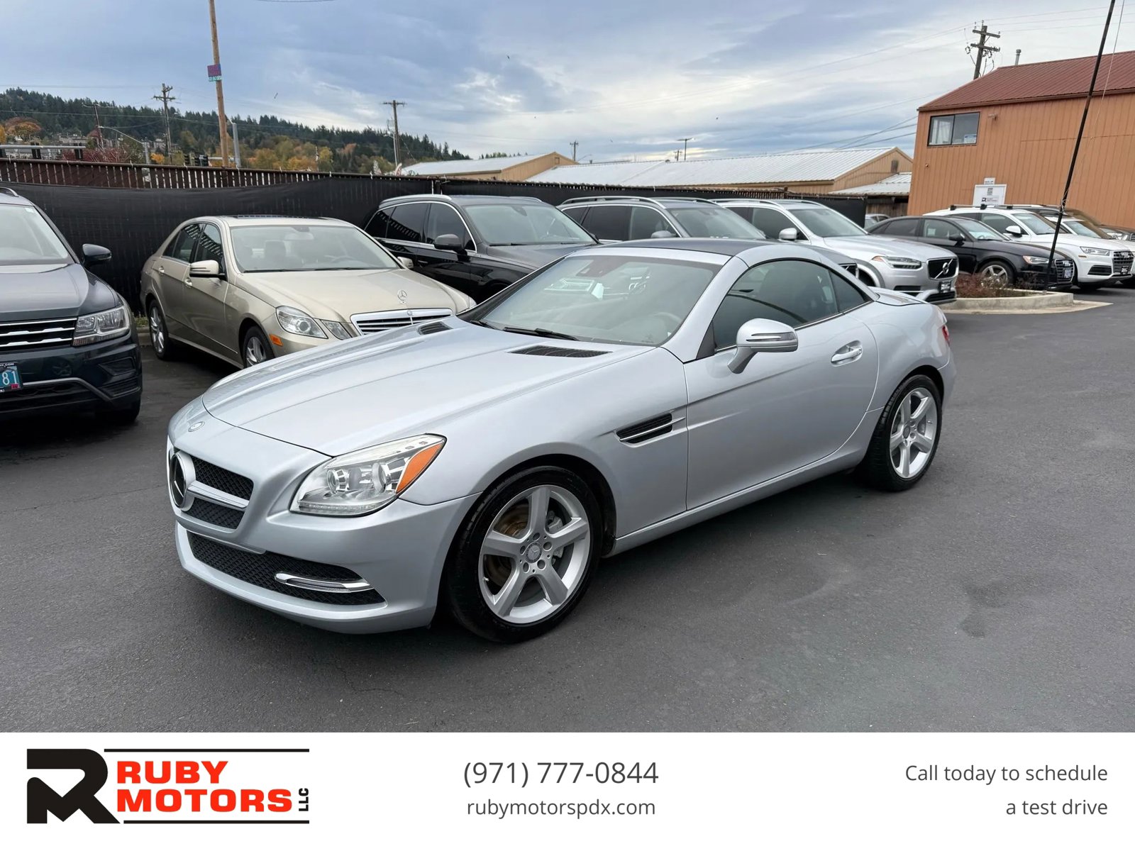 Used 2015 Mercedes-Benz SLK 250 image 1