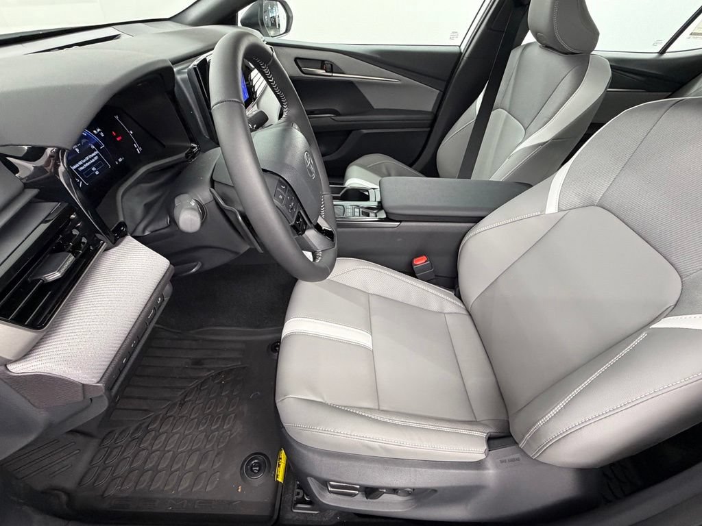 Used 2026 Toyota Camry SE FWD image 22
