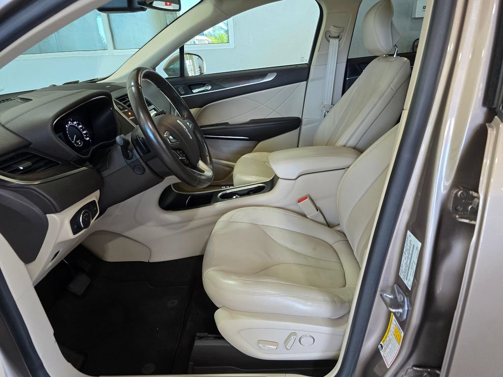 Used 2019 Lincoln MKC Reserve w/ MKC Climate Package FWD image 22