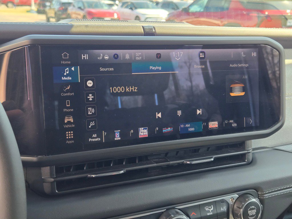 Used 2025 Jeep Wrangler Sahara image 23