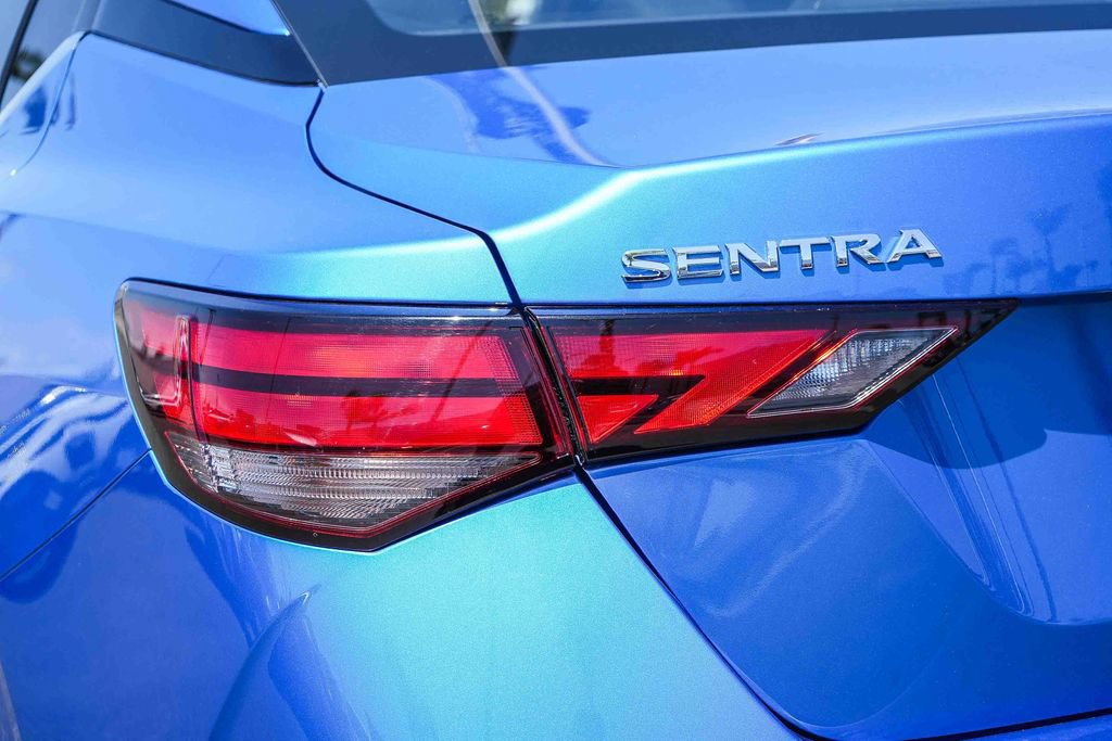 Used 2025 Nissan Sentra SV FWD image 11