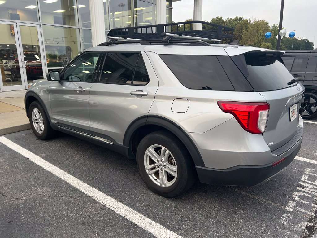 Used 2023 Ford Explorer XLT w/ Equipment Group 202A AWD/4WD image 3