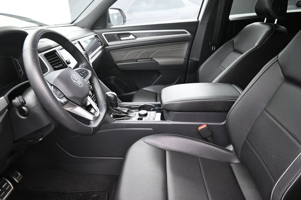 Used 2023 Volkswagen Atlas Cross Sport SEL R-Line AWD/4WD image 9