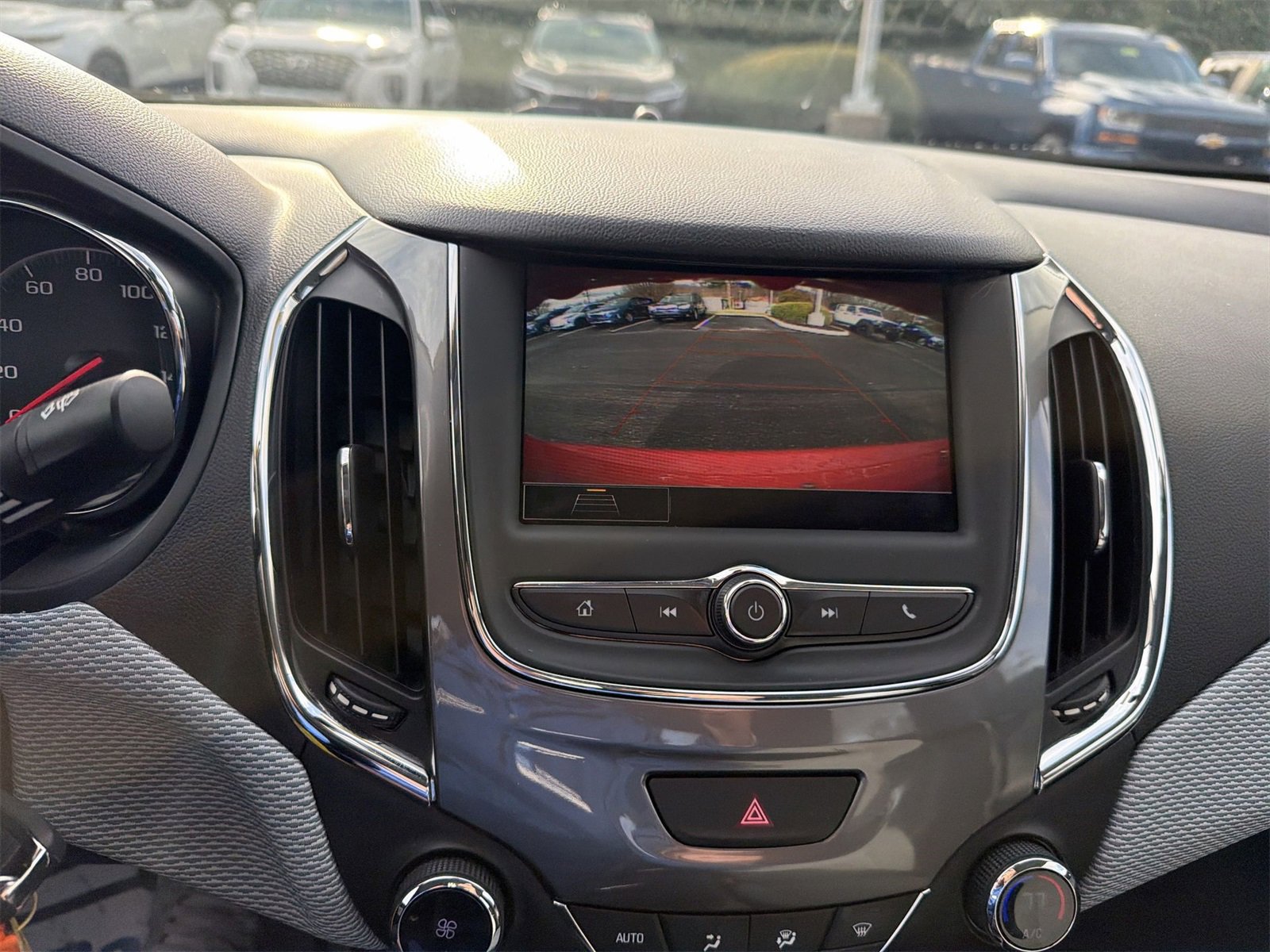 Used 2019 Chevrolet Cruze LT image 15