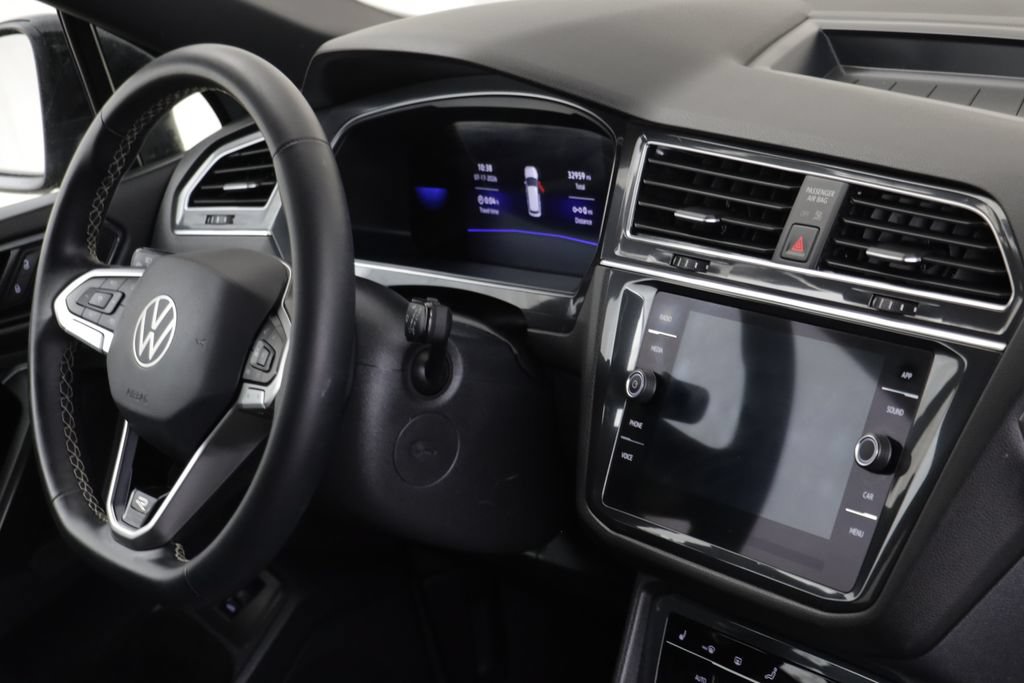 Certified 2023 Volkswagen Tiguan SE R-Line FWD image 20