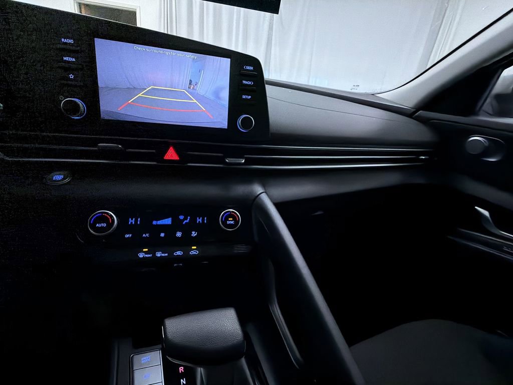 Used 2023 Hyundai Elantra SEL image 20