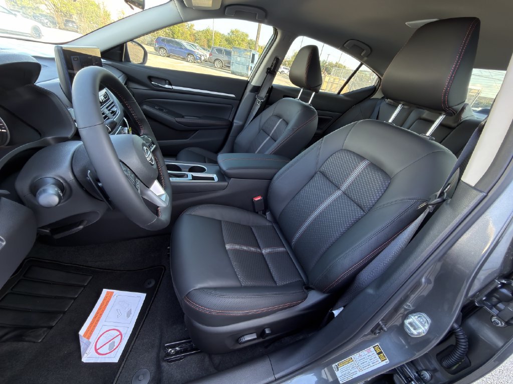 New 2026 Nissan Altima 2.5 SR FWD image 18