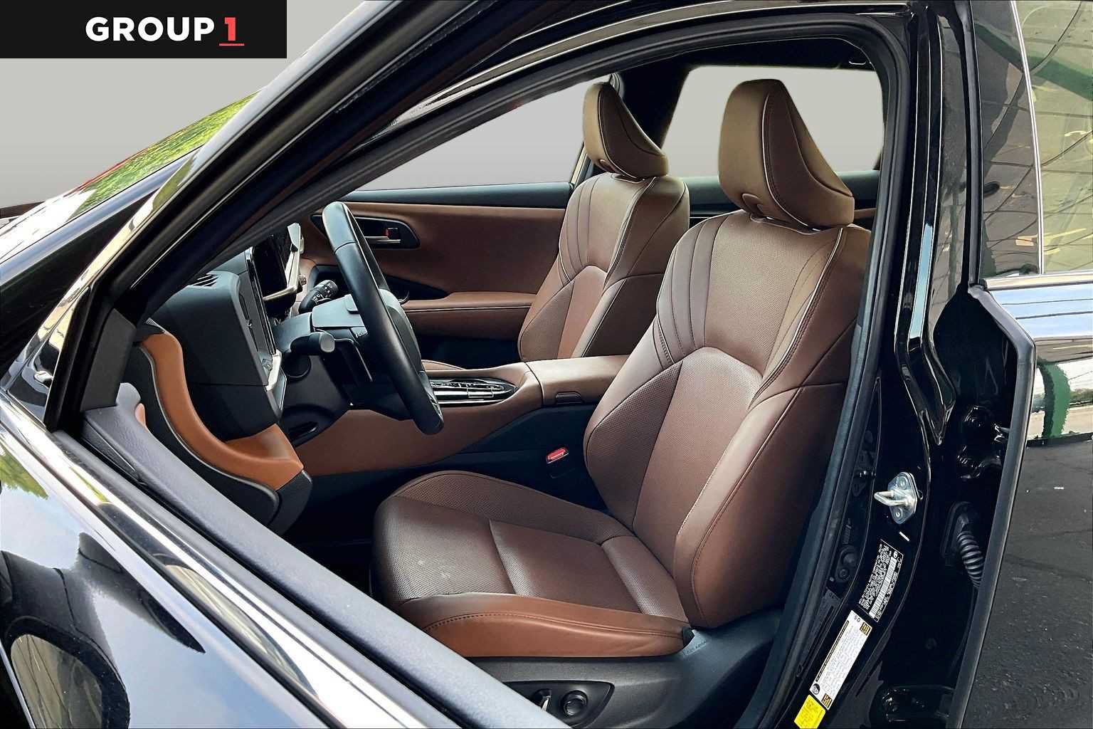 Certified 2025 Toyota Crown Signia AWD/4WD image 9