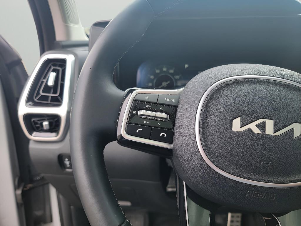 Used 2023 Kia Sorento SX AWD/4WD image 17