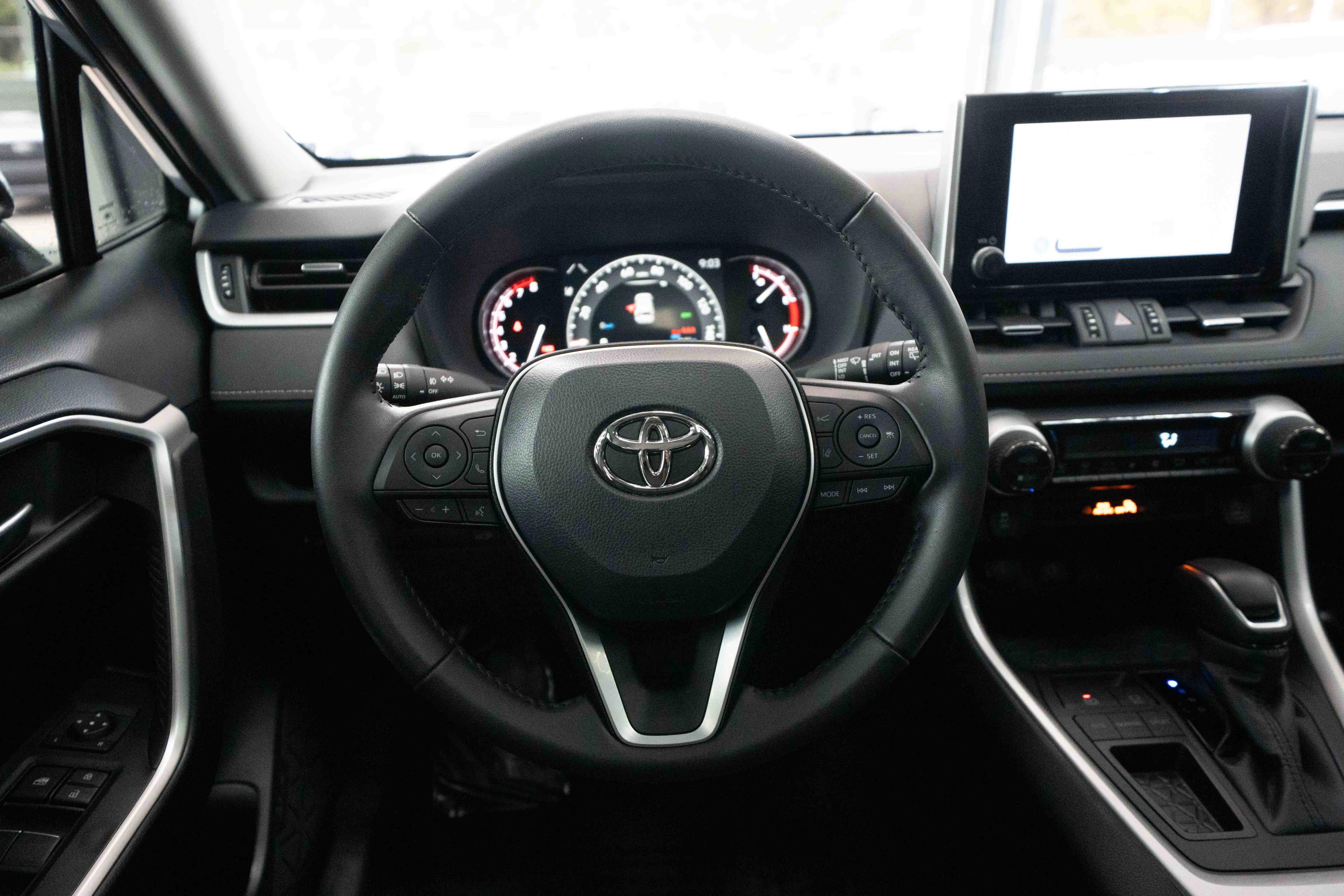 Used 2024 Toyota RAV4 XLE Premium FWD image 21