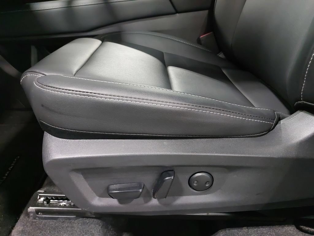 Certified 2025 Nissan Murano SV w/ Cargo Package AWD/4WD image 30