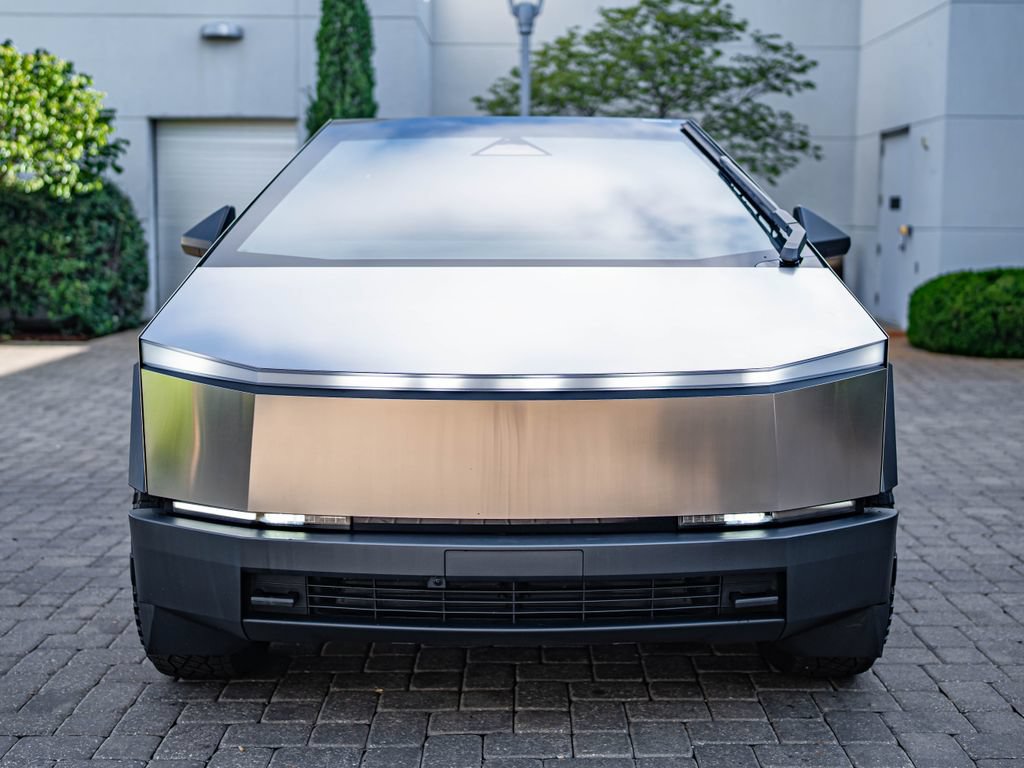 Used 2024 Tesla Cybertruck AWD Crew Cab image 2