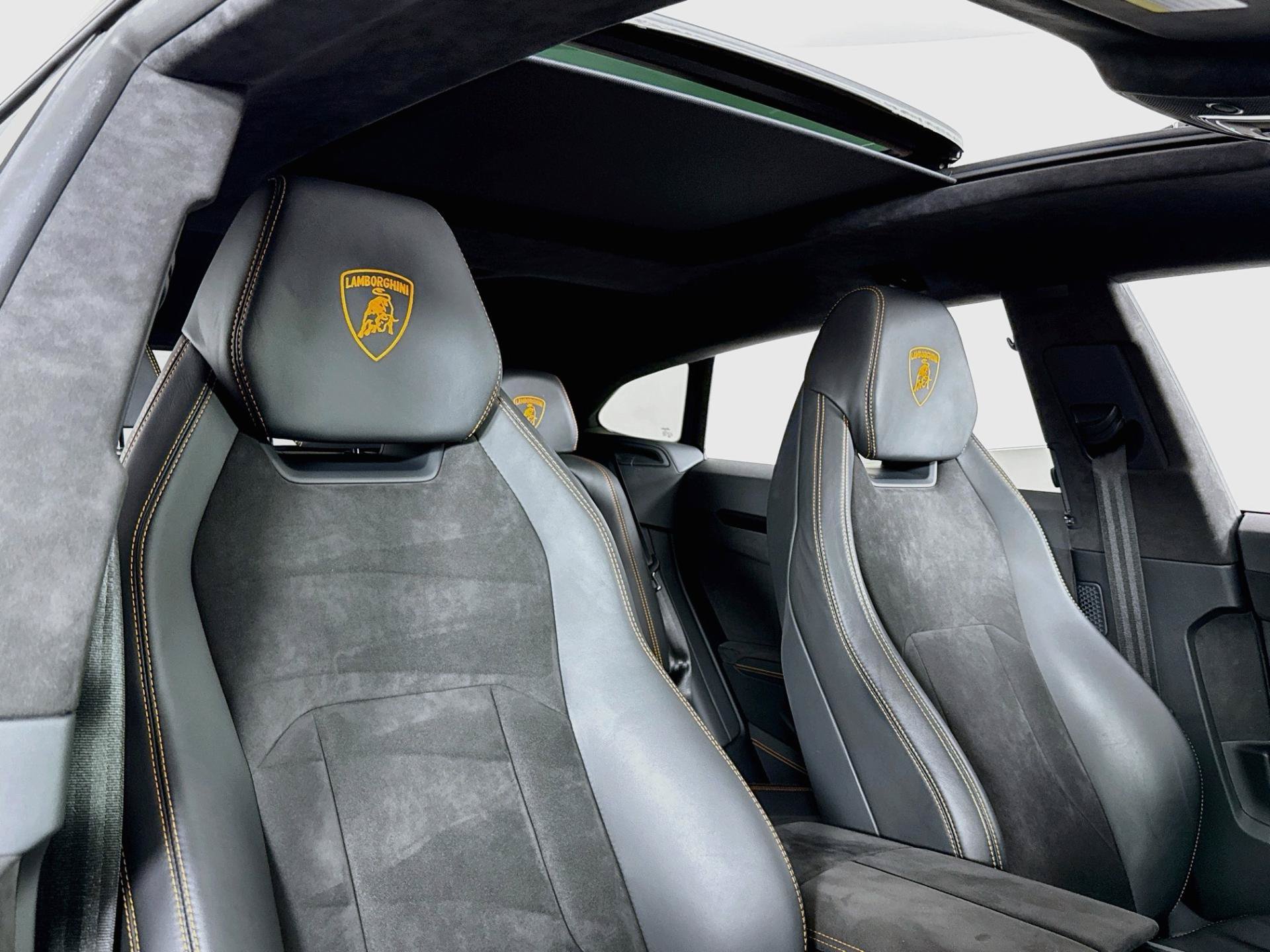 Used 2022 Lamborghini Urus AWD/4WD image 57