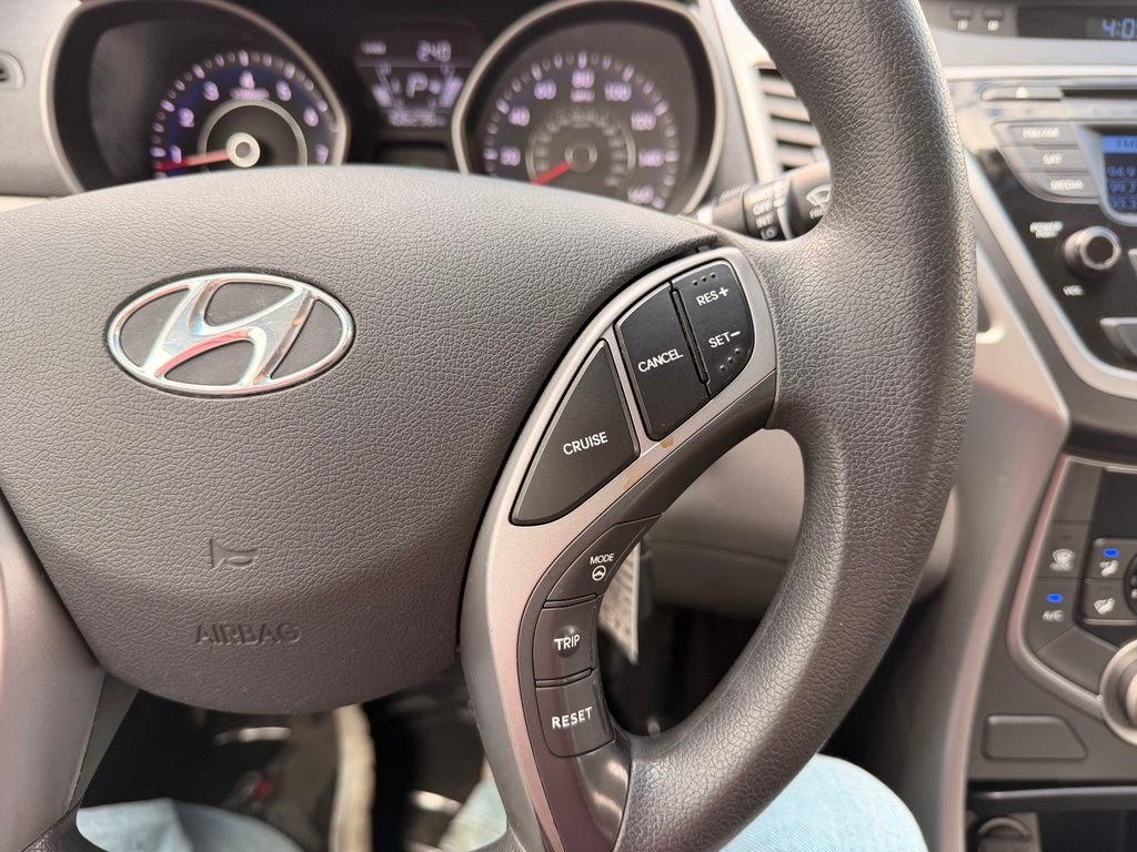 Used 2015 Hyundai Elantra SE FWD image 20